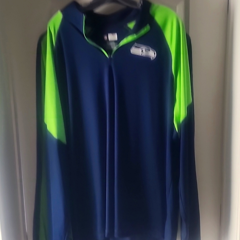 Men's long sleeve apparel